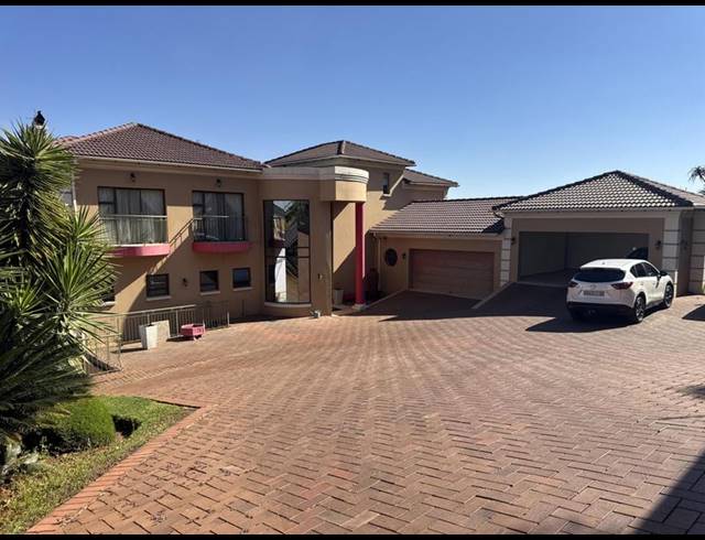 5 BEDROOM HOUSE FOR SALE IN RANGEVIEW EXT 4